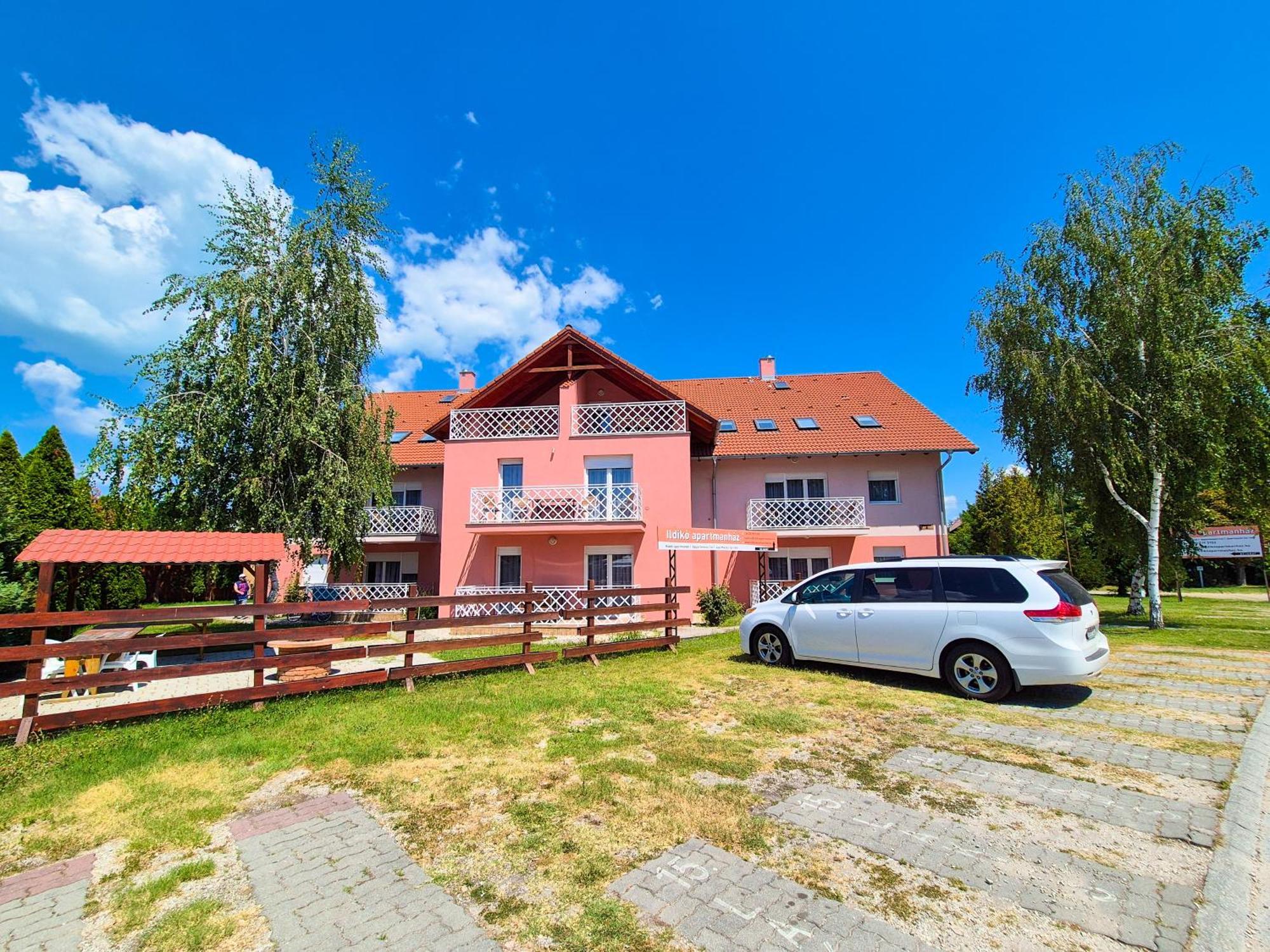 Ildiko Apartmanhaz Zamárdi Exterior foto